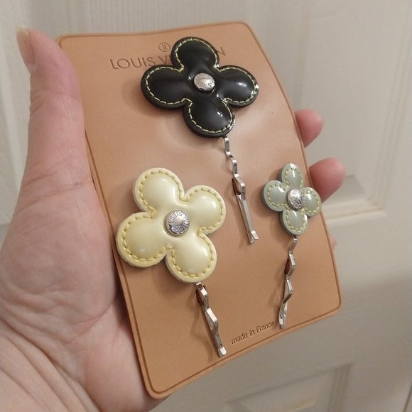 Louis Vuitton Monogram Vernis Flower Hair Pins main image 7